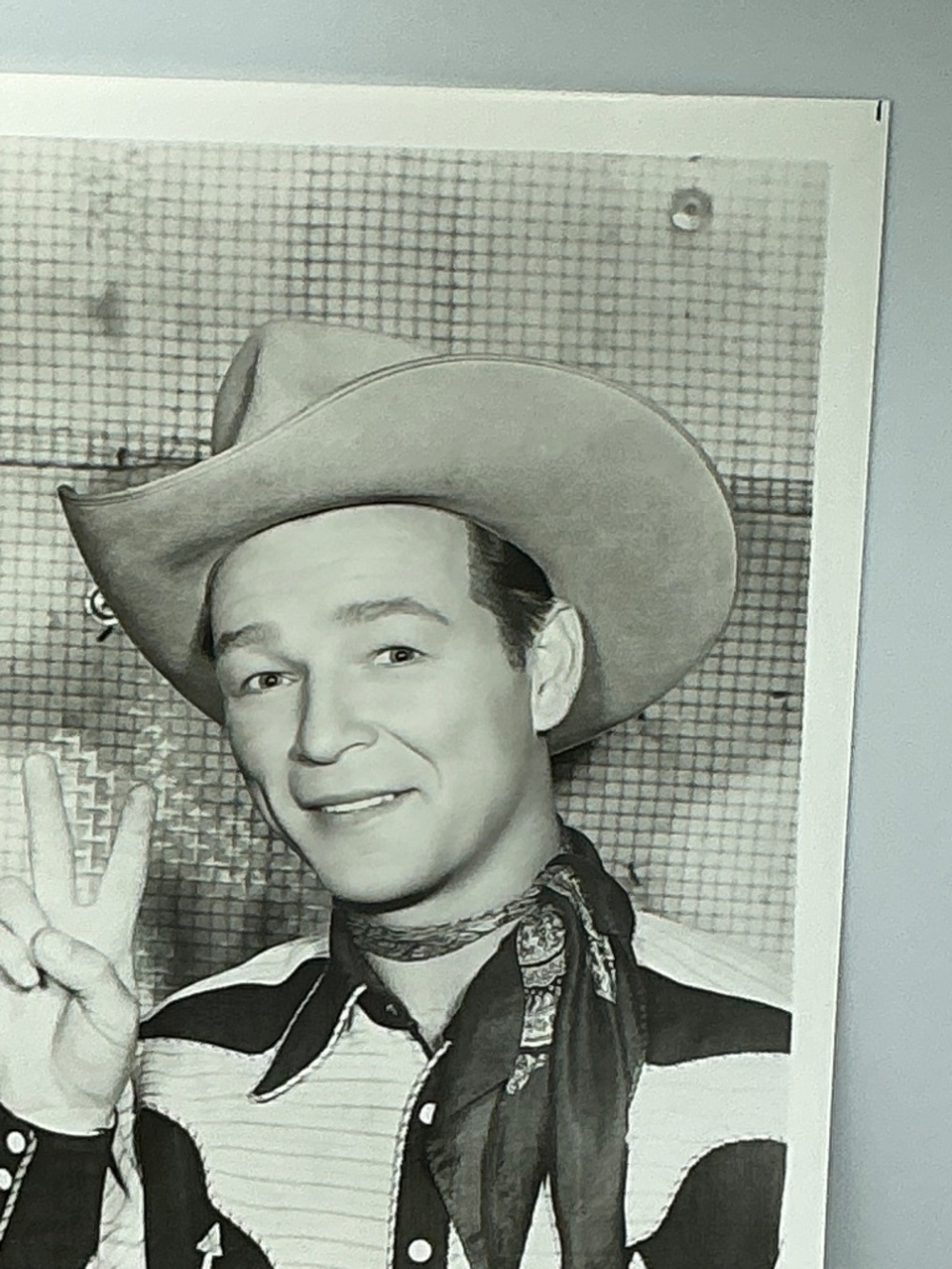Roy Rogers & Iron Eyes Cody B&W Western Photo Peace Sign 8x10 1990 - Picture 3 of 6